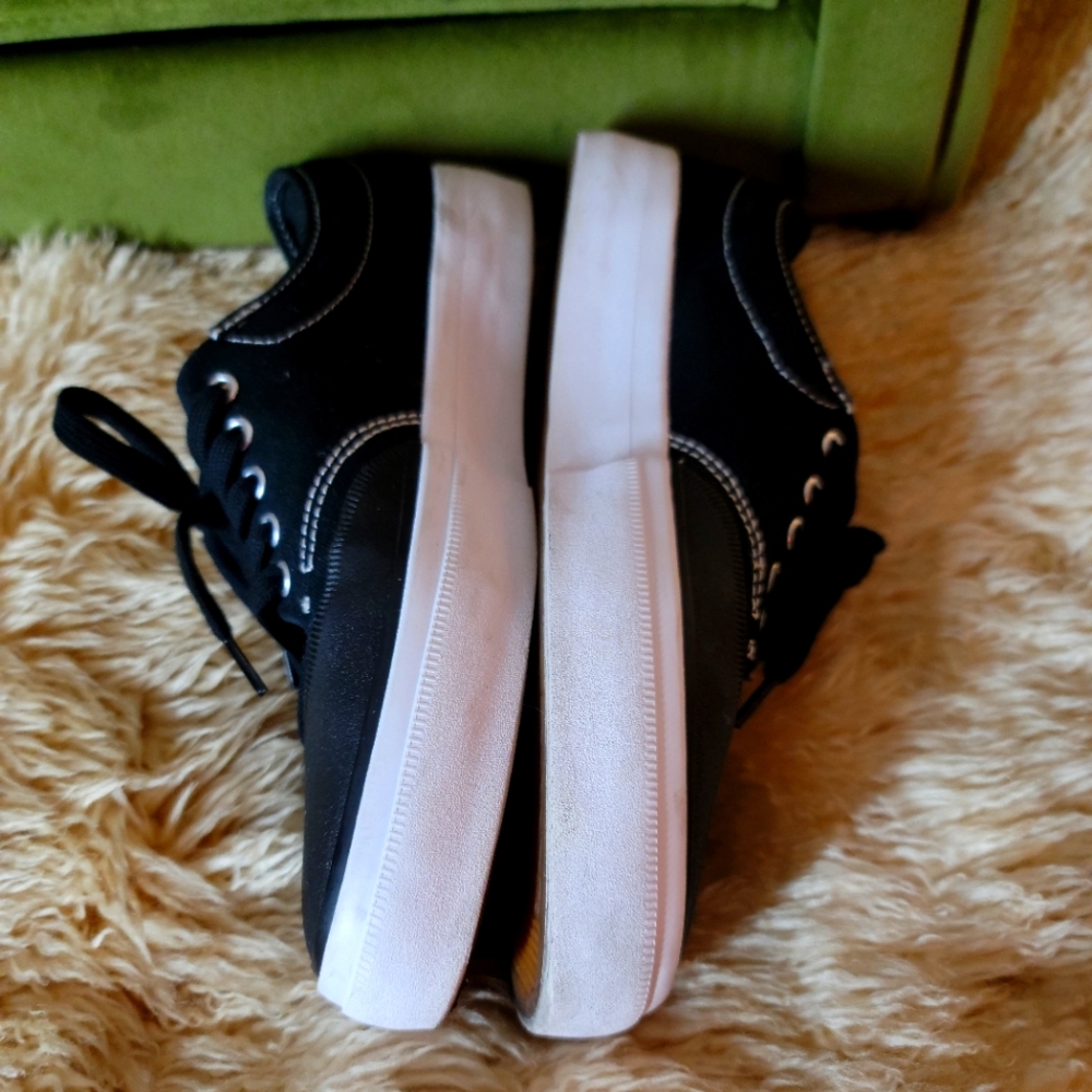 Converse Crimson Canvas Ox Men's  Black/White Light Used With Box - Picture 3 of 13